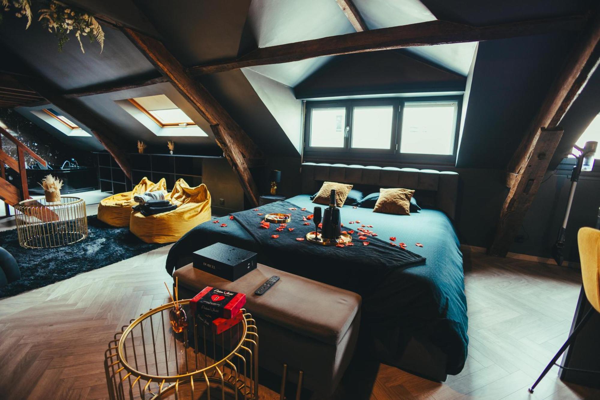 La Marble Room - Suite Balneo & Sauna Angers Kültér fotó