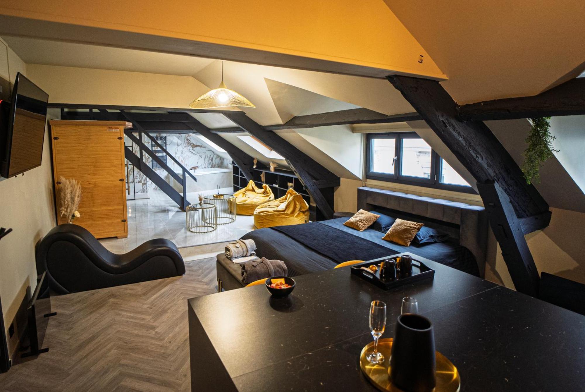 La Marble Room - Suite Balneo & Sauna Angers Kültér fotó
